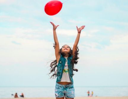 Kids - girl raising her hand